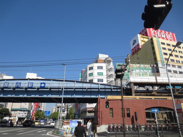 JR関内駅北口改札を出まして左にＣＥＲＴＥ（セルテ）の並びにあります